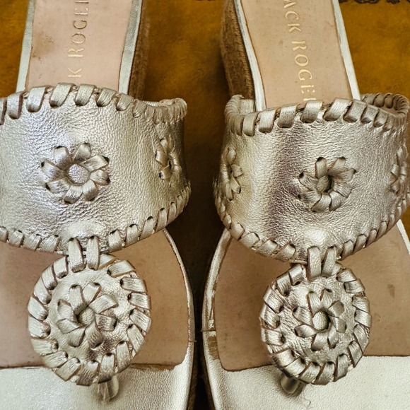 JACK ROGERS JACKS Jute Wrapped MID WEDGE Gold Leather Thong Sandals Sz 9 - Picture 3 of 15